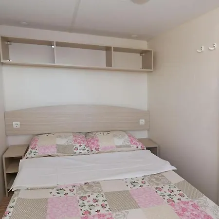 Nyaraló Mobillehome Camp *