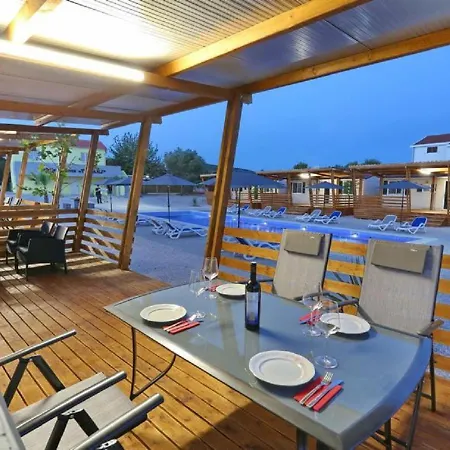 Mobillehome Camp * 투라니