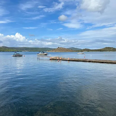 Mobillehome Camp 펜션 투라니