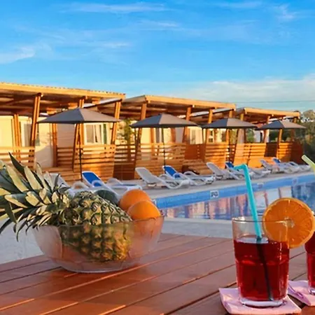 Mobillehome Camp Nyaraló *