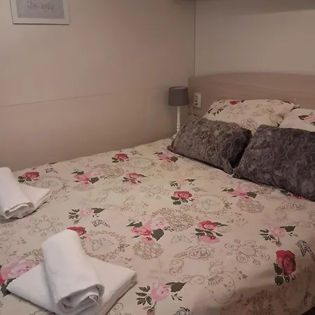 Nyaraló Mobillehome Camp *